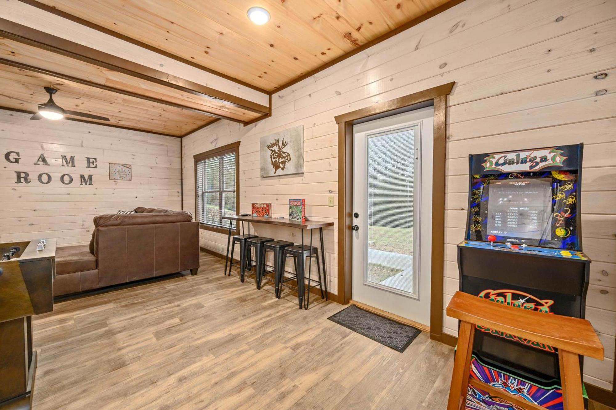 Luxury 3-Br Cabin Minutes From Parkway With Game Room And Hot Tub Pigeon Forge Εξωτερικό φωτογραφία