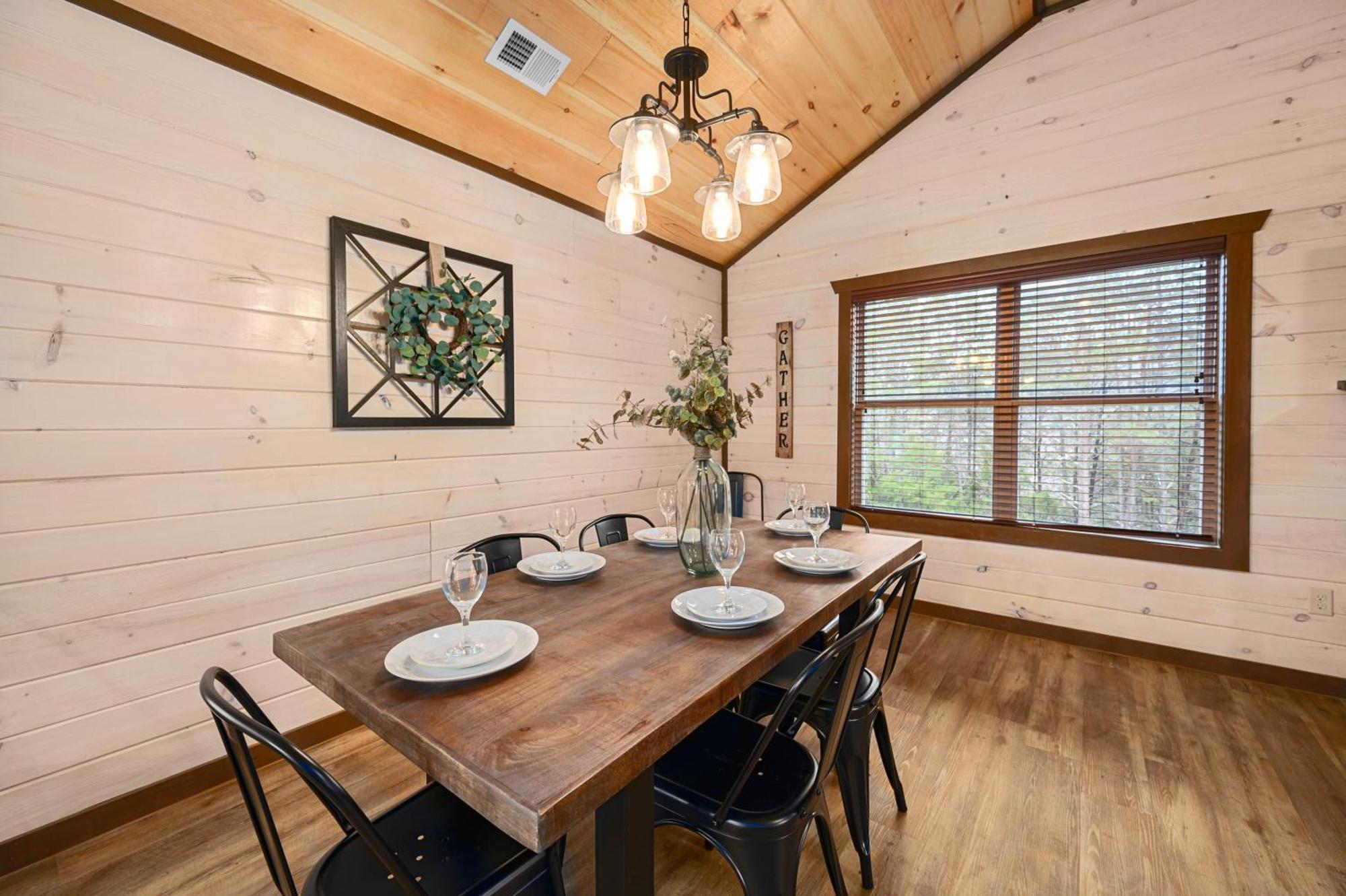 Luxury 3-Br Cabin Minutes From Parkway With Game Room And Hot Tub Pigeon Forge Εξωτερικό φωτογραφία