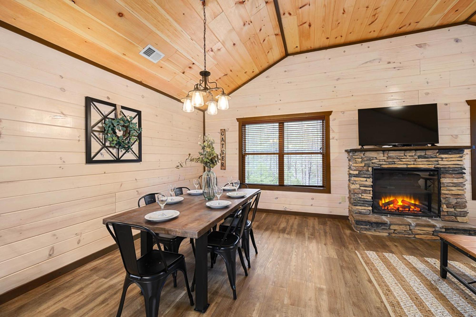 Luxury 3-Br Cabin Minutes From Parkway With Game Room And Hot Tub Pigeon Forge Εξωτερικό φωτογραφία